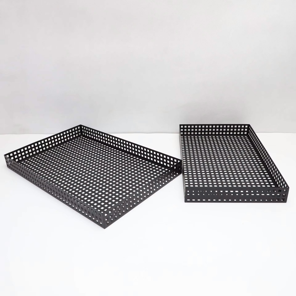 Black tray